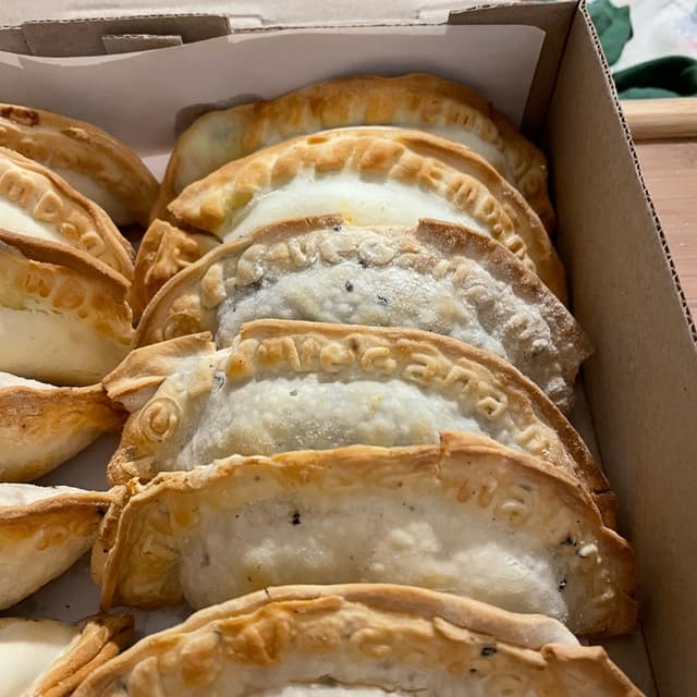 Photo of the dish “Empanada de queso y verdura”
