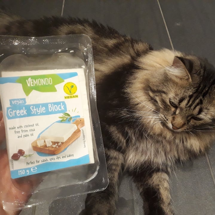 photo of Vemondo Vegan Greek Style Block shared by @ilaria9105 on  20 Sep 2021 - review
