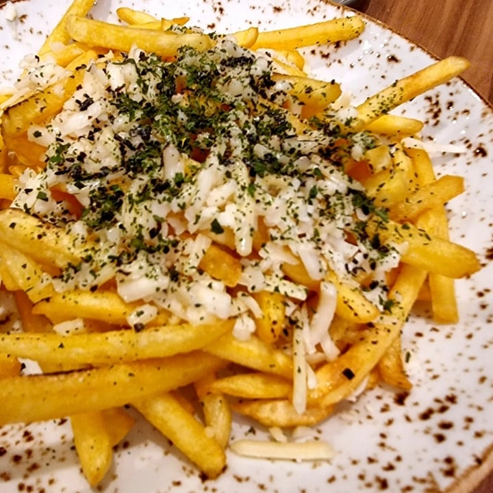 photo of Am I Addicted - Pottery Studio & V Cafe Truffle “Addict” Fries shared by @eatsimply02 on  18 Apr 2022 - review