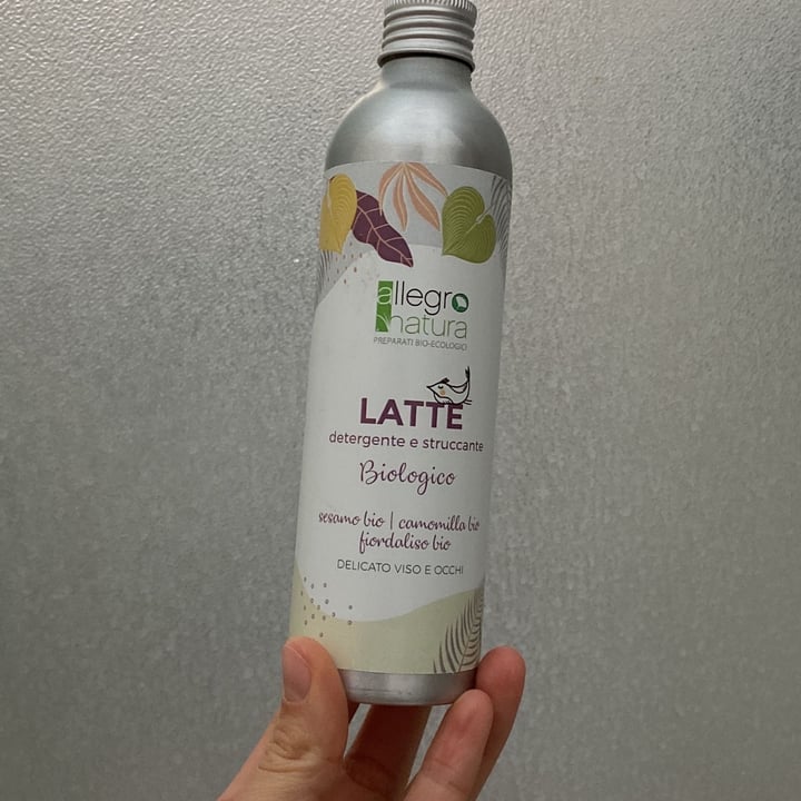 photo of Allegro Natura Latte detergente shared by @giorgiabortoluzzi on  14 Mar 2022 - review