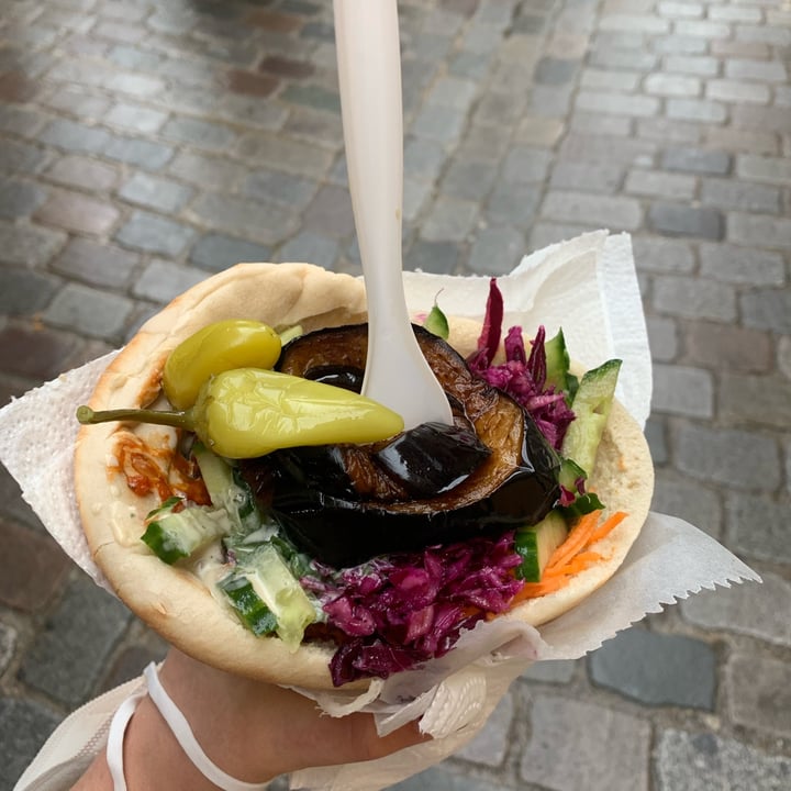 review photo of Chez Hanna Falafel complet shared by @carolinapedrazzi on 23 Feb 2022 - review