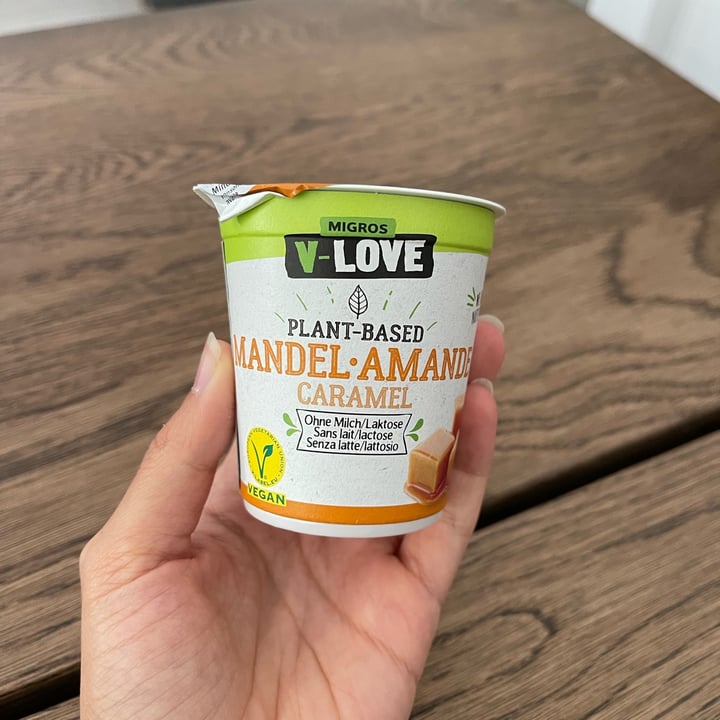 photo of Migros V-Love Plant Based Mandel-Caramel shared by @martinadibernardo on  12 Jun 2022 - review