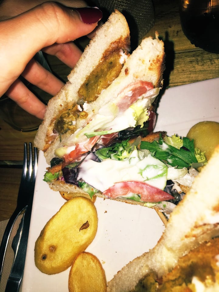 photo of Masa madre vegan food Sándwich Vips Club Vegan shared by @yolandaescri on  20 Oct 2019 - review