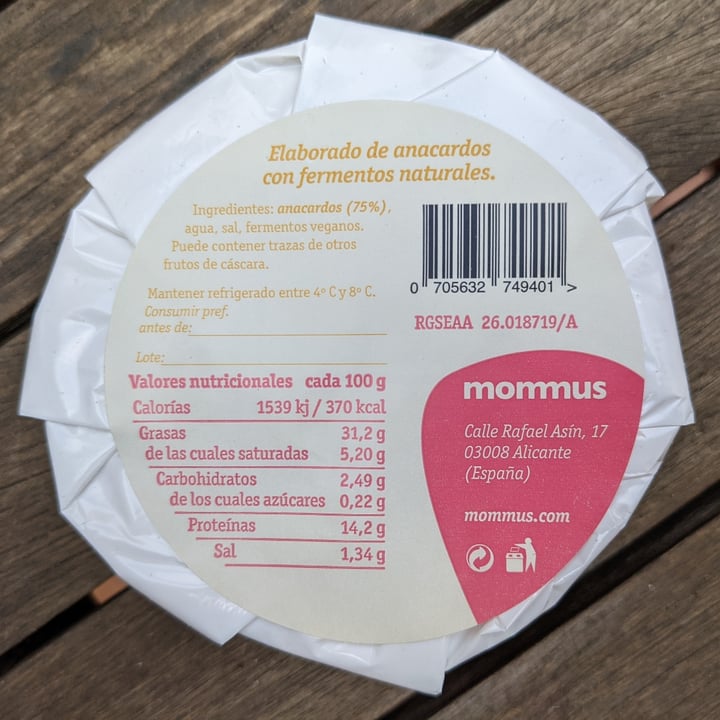 review photo of Mommus Foods Esto no es un Queso Camembert shared by @fperezgamonal on 10 Dec 2021 - review