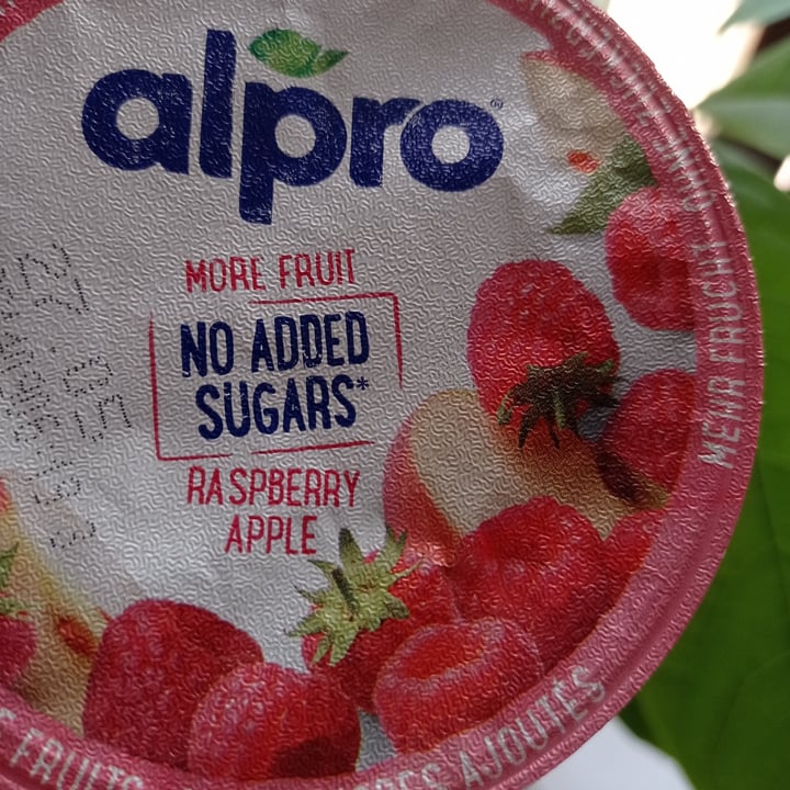 photo of Alpro yogurt lampone e mela shared by @orsablu on  24 Apr 2021 - review