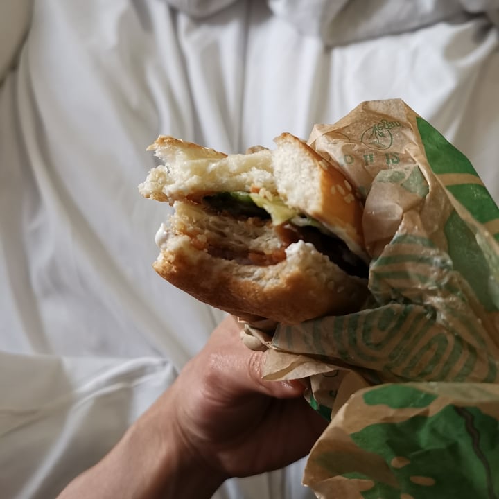 photo of Burger King Vegan royale shared by @annamango on  09 Jun 2021 - review