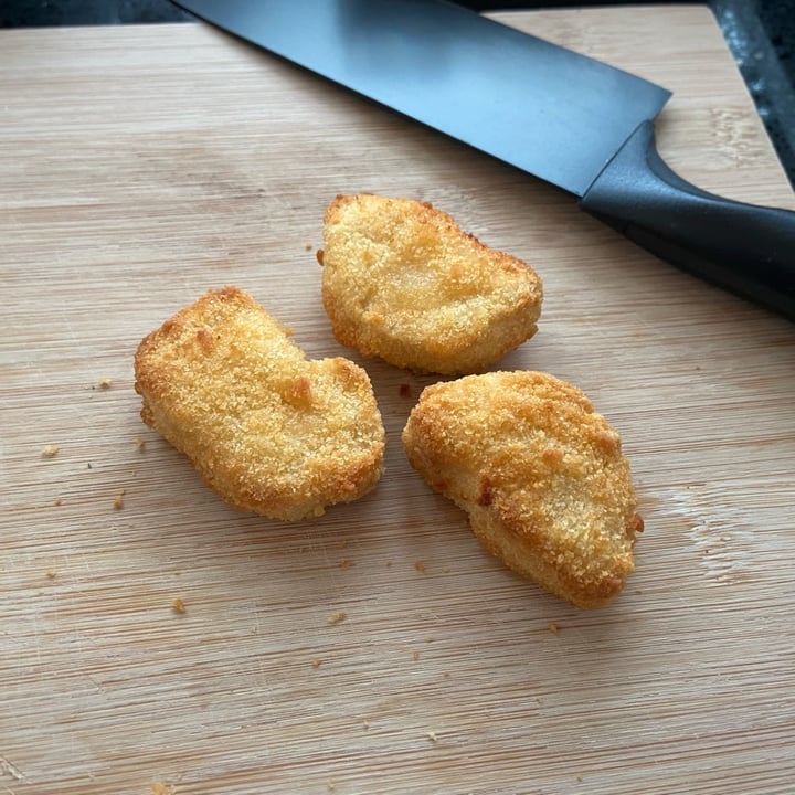 photo of Gardein Crispy Golden Chick’n Nuggets shared by @dafnelately on  03 Dec 2021 - review