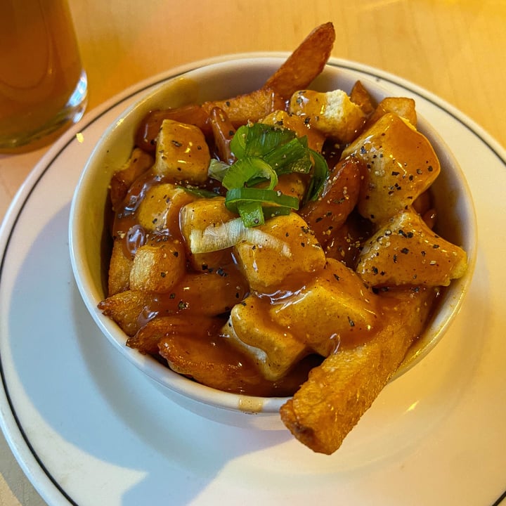 photo of Brasseur Local - Microbrasserie Poutine BBQ shared by @vbolieuv on  11 Oct 2022 - review