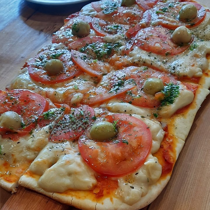 photo of Triumph Café Ushuaia Pizza Napolitana shared by @betianameaurio on  29 Jun 2022 - review