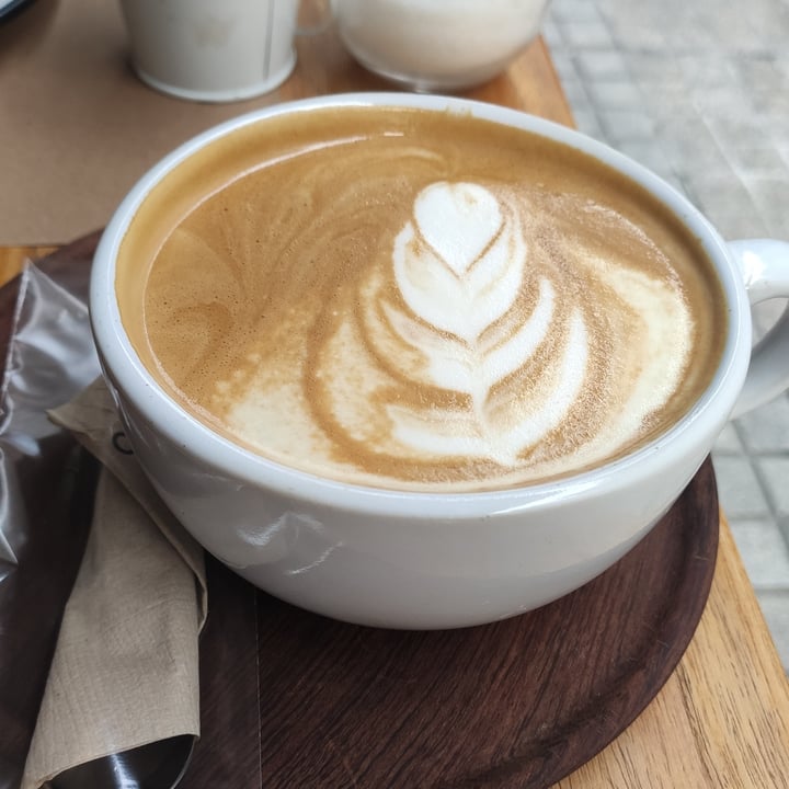 photo of OL'DAYS Coffee and Deli Latte Con Leche De Almendras shared by @alejoea on  25 Sep 2020 - review