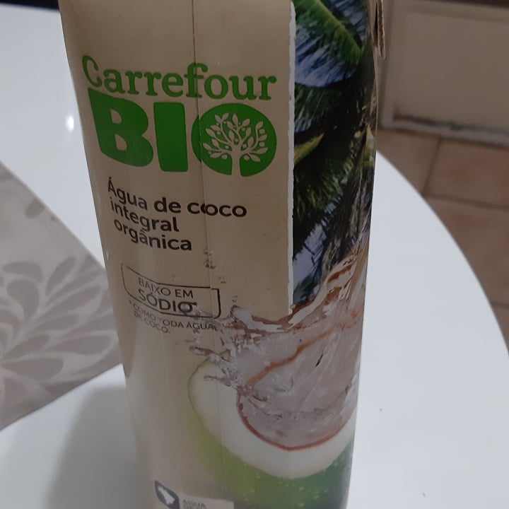review photo of Carrefour Bio agua de coco integral orgânica shared by @sandrafuzetto on 11 Aug 2022 - review