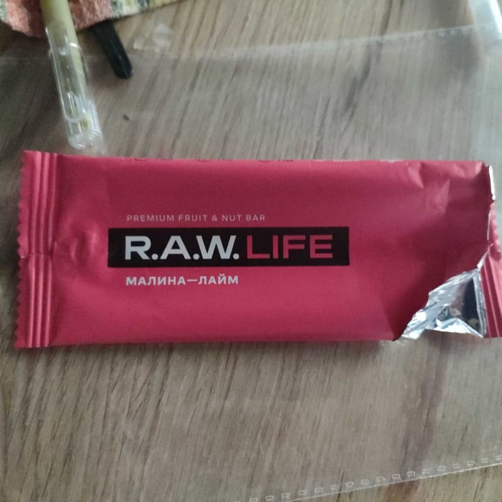 photo of R.A.W.LIFE Protein Bar With Rasperry shared by @emminsky on  28 Aug 2022 - review