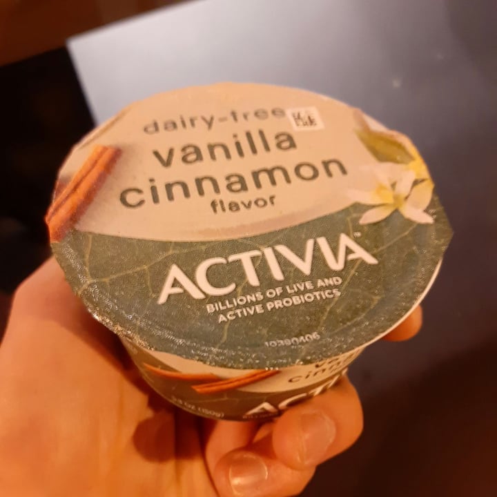 photo of Activia Dairy-Free Vanilla Cinnamon Flavor shared by @nico-aguilera on  01 Mar 2020 - review