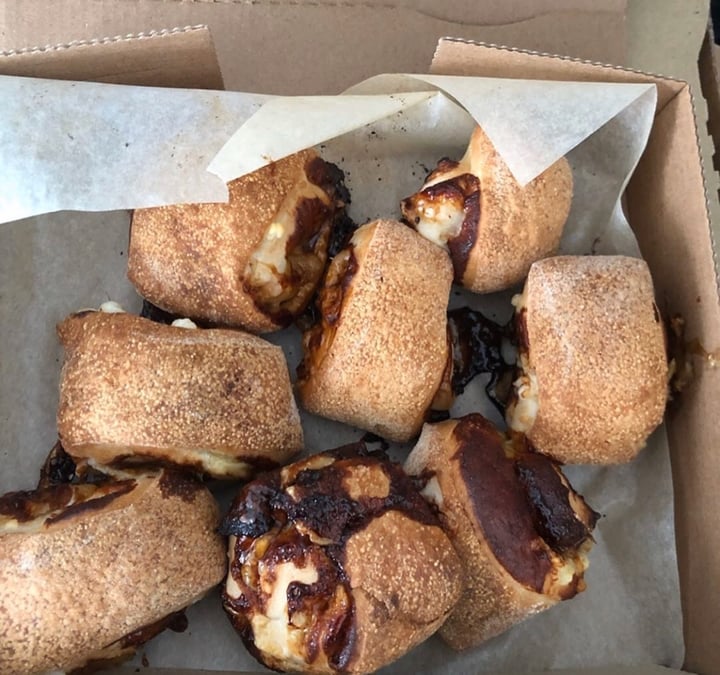 review photo of Papa Johns Pizza Vegan Pepper Passion And Vegan Sheese and marmite scrolls shared by @georgiamcp on 28 Dec 2019 - review
