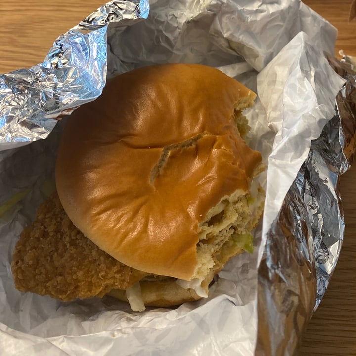 photo of KFC Plant Based Chicken Burger shared by @oat on  03 Jun 2021 - review
