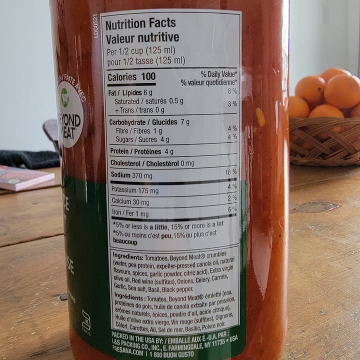 photo of Paesana Plant-Based Bolognese Sauce with Beyond Meat shared by @nowgivememybones on  14 Nov 2021 - review