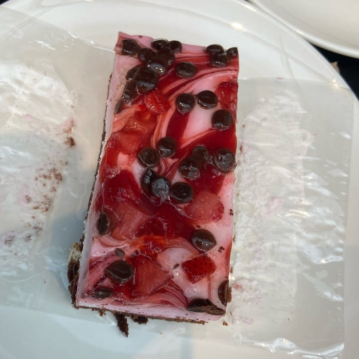 photo of Starbucks vegan straberry stack shared by @elisa7 on  02 Oct 2022 - review