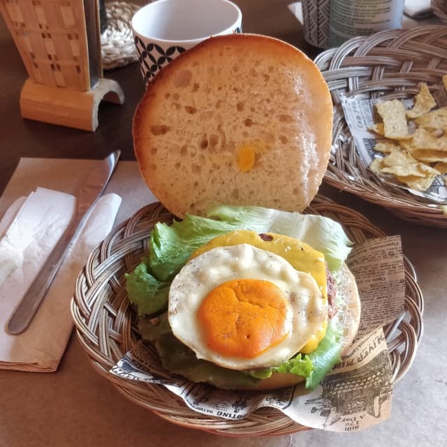 Foto del piatto “VeganRaskal burguer”
