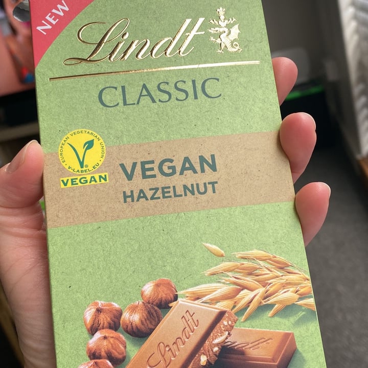 review photo of Lindt Classic Recipe Vegan Hazelnut (Receta Original Avellanas) shared by @amykate57 on 18 Dec 2022 - review