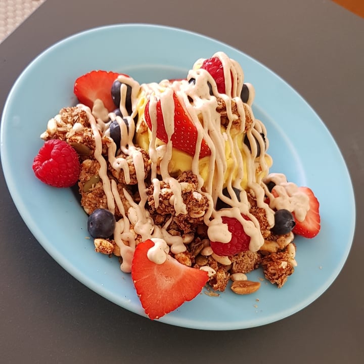 photo of À la Lo café & cantine Frozen banana yoghurt shared by @enkelvegan on  20 Apr 2021 - review