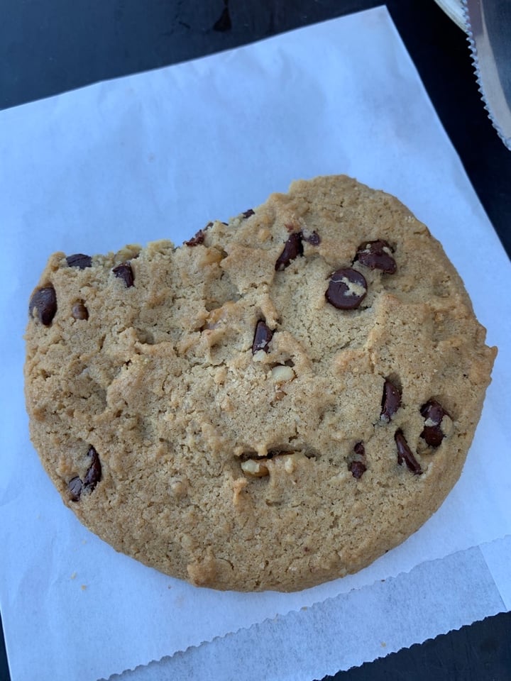 photo of Veggie Grill Chocolate Chip Cookie shared by @cecicasillastin on  30 Jan 2020 - review