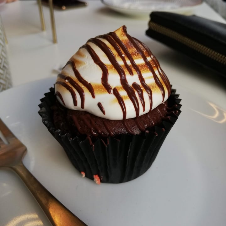 photo of Naked Bakery Smores chocolate cupcake shared by @benedettac on  28 Aug 2020 - review