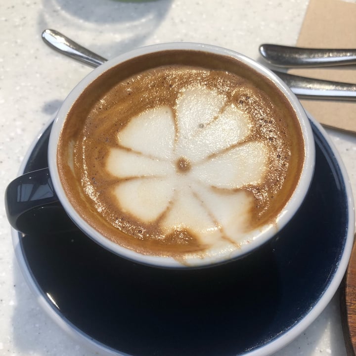 review photo of Little Farms Soy Flat White shared by @sophiagoh on 21 Oct 2021 - review