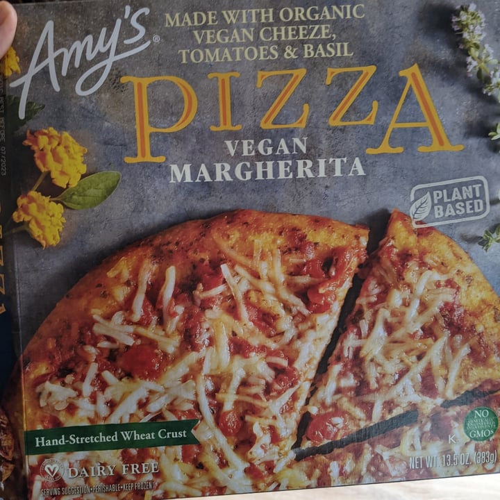 photo of Amy’s Pizza Vegan Margherita shared by @capturedbybrooke on  02 Nov 2021 - review