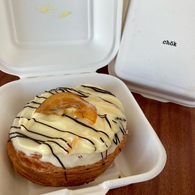 Photo of the dish “Kronut vegano de crema de naranja”