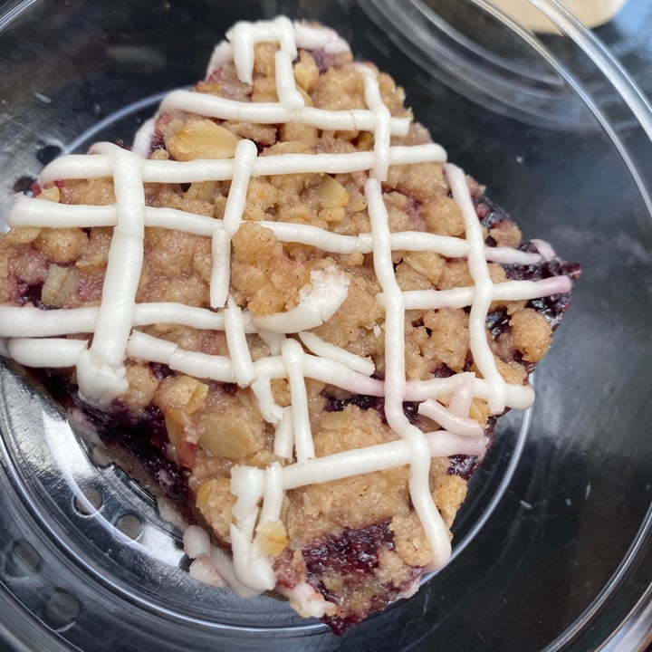 review photo of Farmacy Vegan Kitchen + Bakery Berry crumble bar shared by @zuaileen23 on 04 Jul 2020 - review