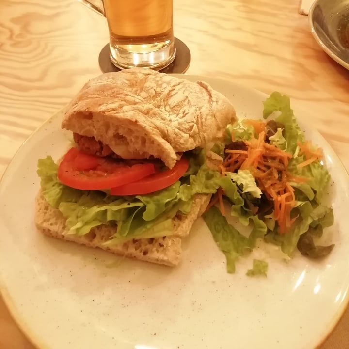 photo of Entre Pedras Café Bar Vegano Burger de frutos secos shared by @titipandi on  29 Jan 2022 - review
