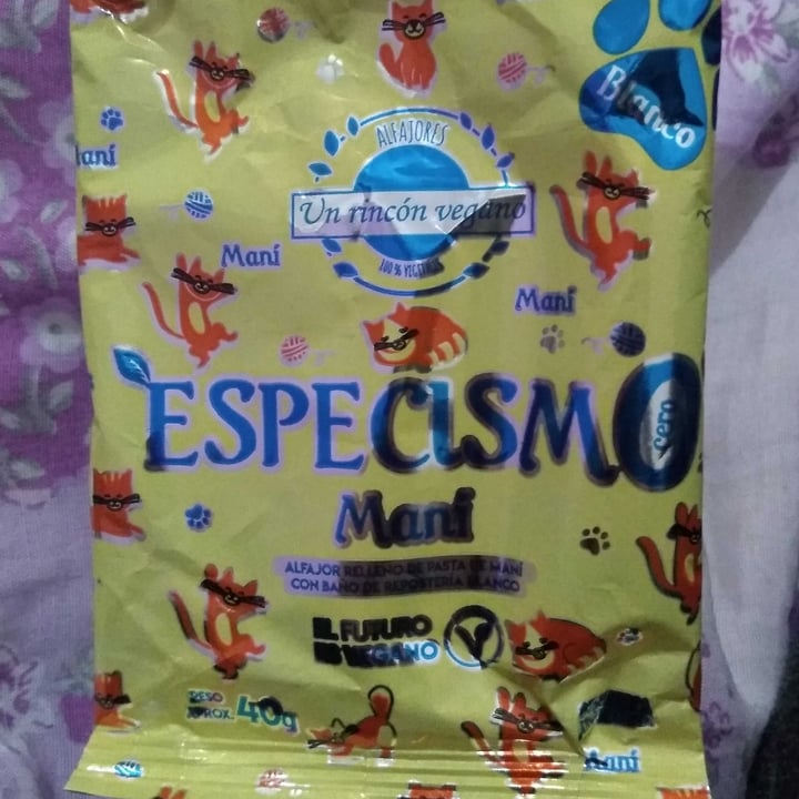 review photo of Un Rincón Vegano Especismo Cero Alfajor Relleno De Mani Con Baño De Repostería Blanco shared by @solgeron on 10 Jun 2022 - review