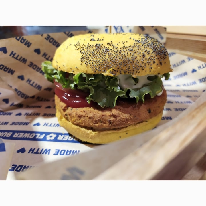 review photo of Flower Burger Spicy cecio shared by @bambina90 on 28 Nov 2021 - review