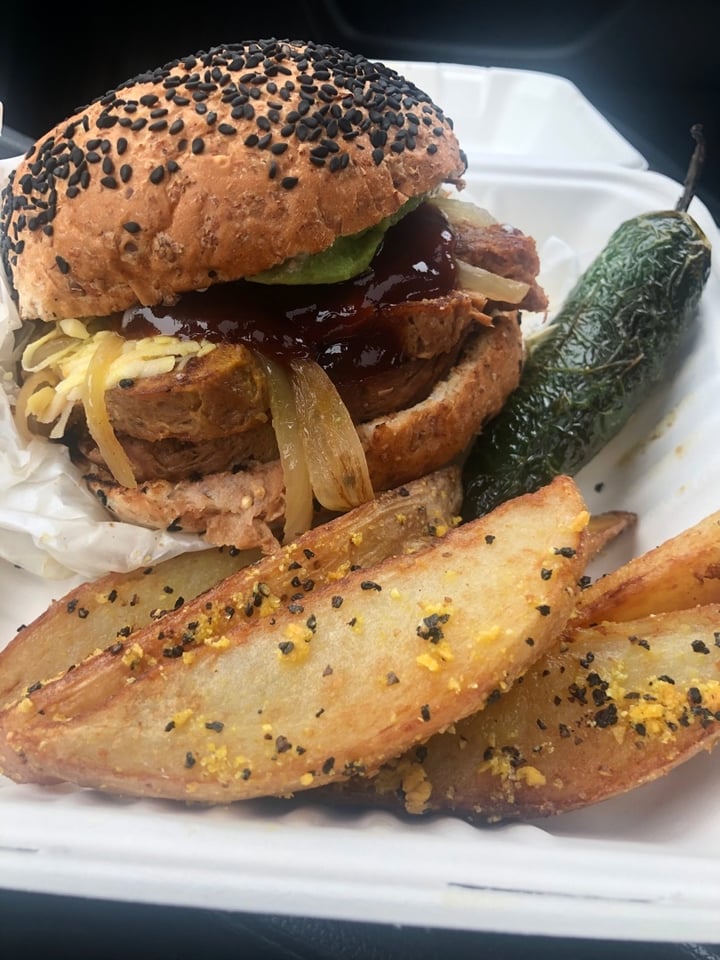 photo of Goji Vegan Café (Take Away) Hamburguesa De Fajitas De Seitán shared by @unidad-animal on  13 Dec 2019 - review