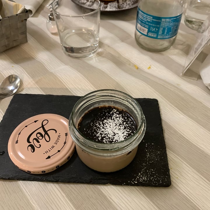 photo of Jolie Bistrot - vegetarian, gluten free, cucina naturale. Panna cotta vegan al cacao, con mele e cannella shared by @pier64 on  18 May 2022 - review