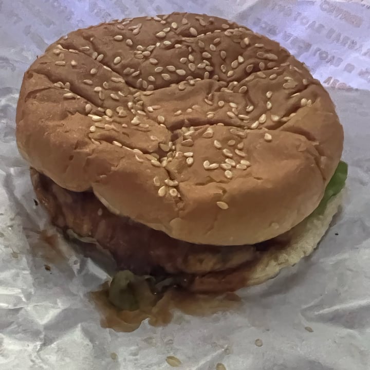 photo of VeGreen Burger Sesame chicken burger shared by @courtlynn on  21 Nov 2021 - review