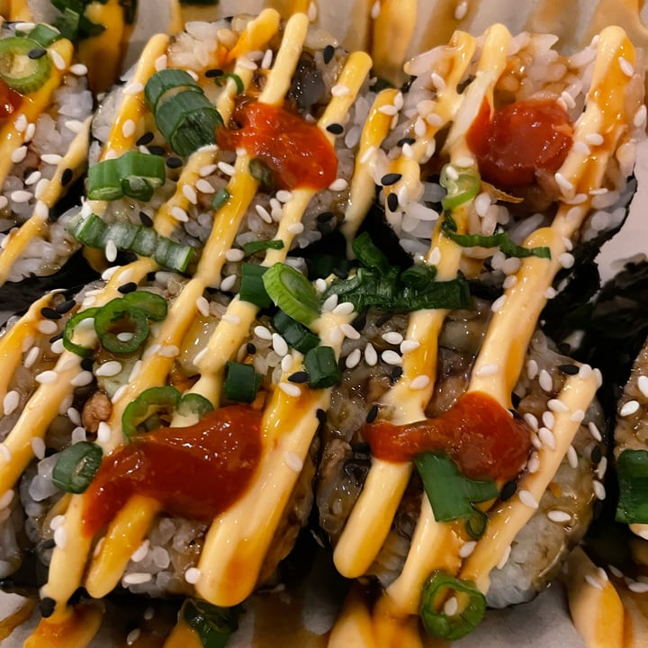 photo of Voodu Vegan Bistro Teriyaki Seduction Roll shared by @kittenxwitch on  22 Mar 2022 - review