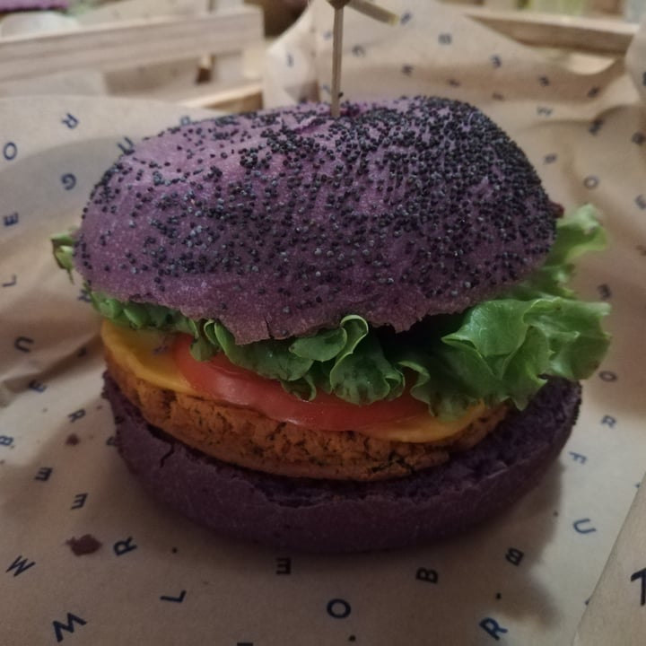 photo of Flower Burger Cheesy Cecio shared by @omsohum on  07 Oct 2020 - review