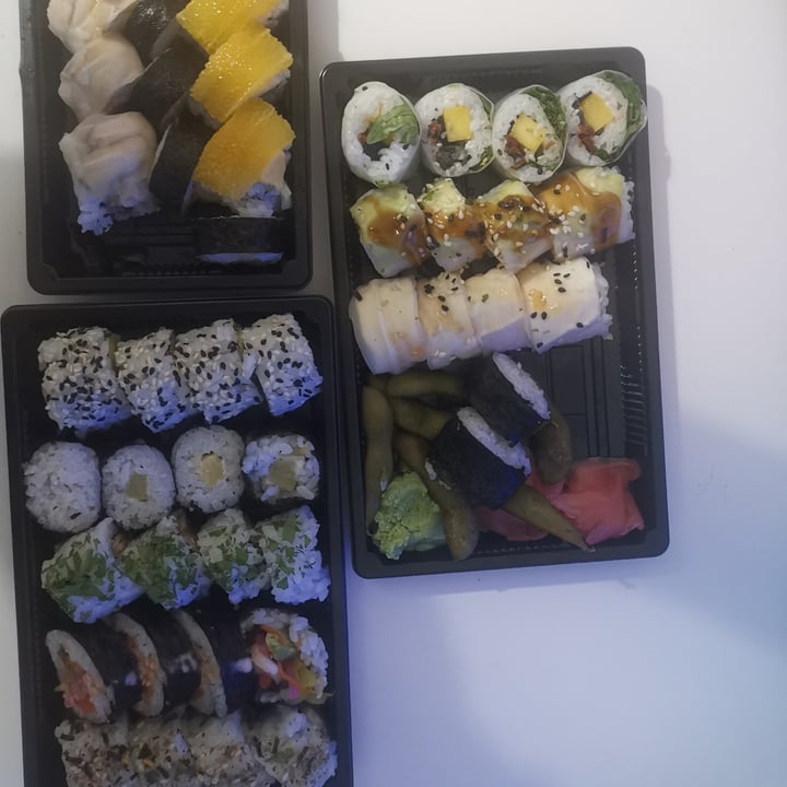 photo of Legumi Sushi Vegan 30 piece Platter shared by @nomeutente on  24 Nov 2021 - review
