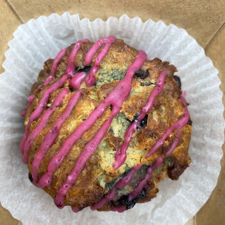 photo of Make Believe Bakery Gluten-free Scone Blueberry Lavender shared by @vivalaviolet on  27 Jul 2022 - review