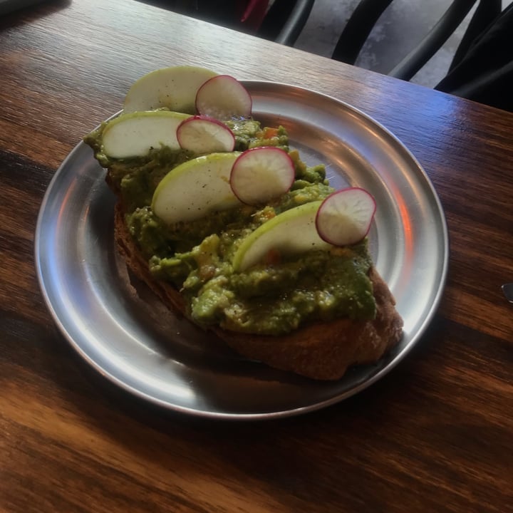 photo of Cigaló Specialty Coffee Avocado toast shared by @elianasoria on  18 Jun 2022 - review