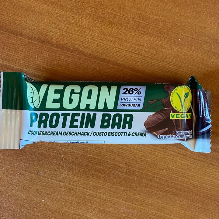 photo of Vemondo  vegan protein bar cookies & cream shared by @chubbybunny on  24 Aug 2022 - review