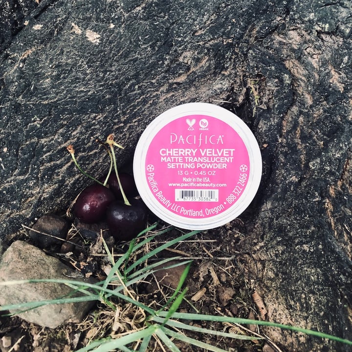 photo of Pacifica Pacifica Cherry Velvet Matte Translucent Setting Powder shared by @helpallanimals5238 on  01 Jul 2021 - review