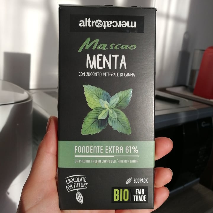 review photo of Altro mercato fondente extra 61% menta con zucchero integrale di canna shared by @giuliabo on 01 Aug 2022 - review