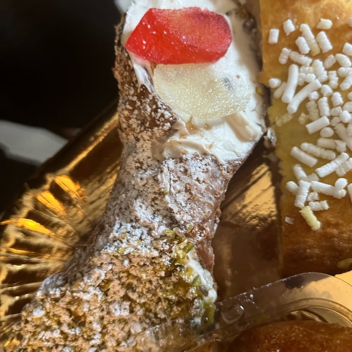 photo of Il Dolce Sapore Cannolo siciliano shared by @anto990 on  11 Apr 2022 - review