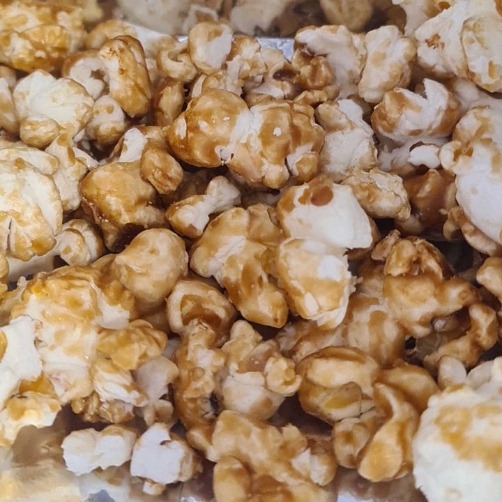 review photo of maispura pipoca artesanal caramelo e flor de sal shared by @patypoletto on 16 Nov 2022 - review
