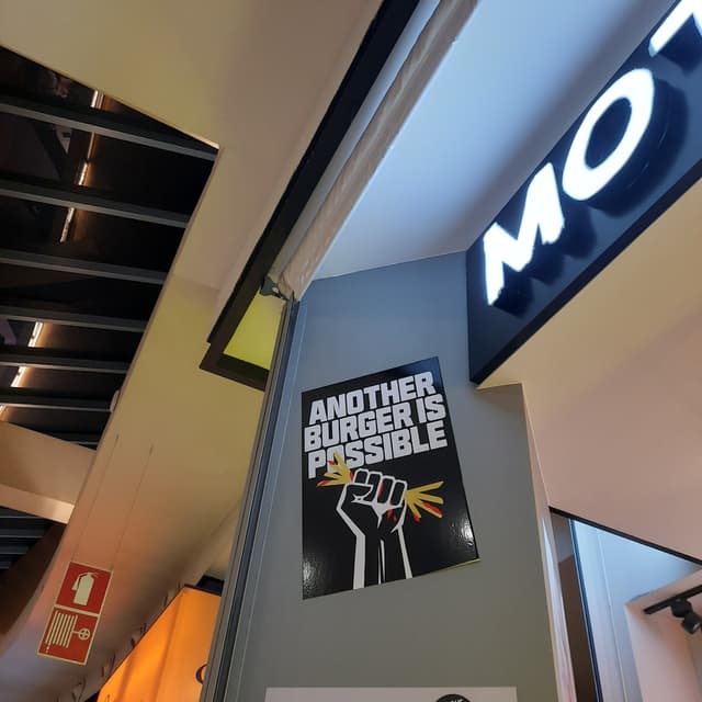 Foto del piatto “mother burger”