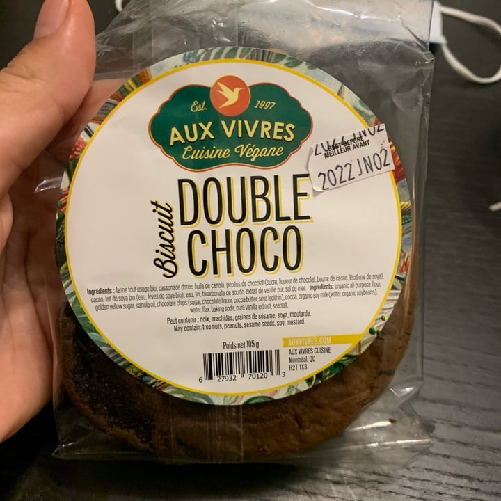 photo of Aux Vivres Plateau Biscuit double Choco shared by @eatingwlore on  03 Jun 2022 - review