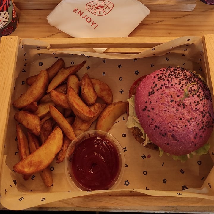 photo of Flower Burger Cherry Bomb shared by @alessia28 on  16 Mar 2022 - review