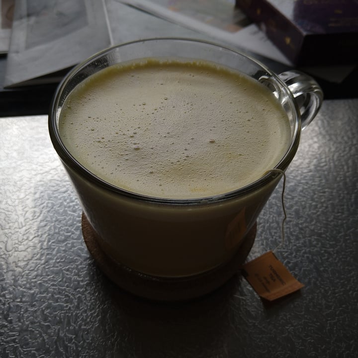 photo of Earth Cafe Turmeric Latte shared by @shadefood on  27 Jun 2021 - review